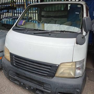 Nissan E 25 half cut 